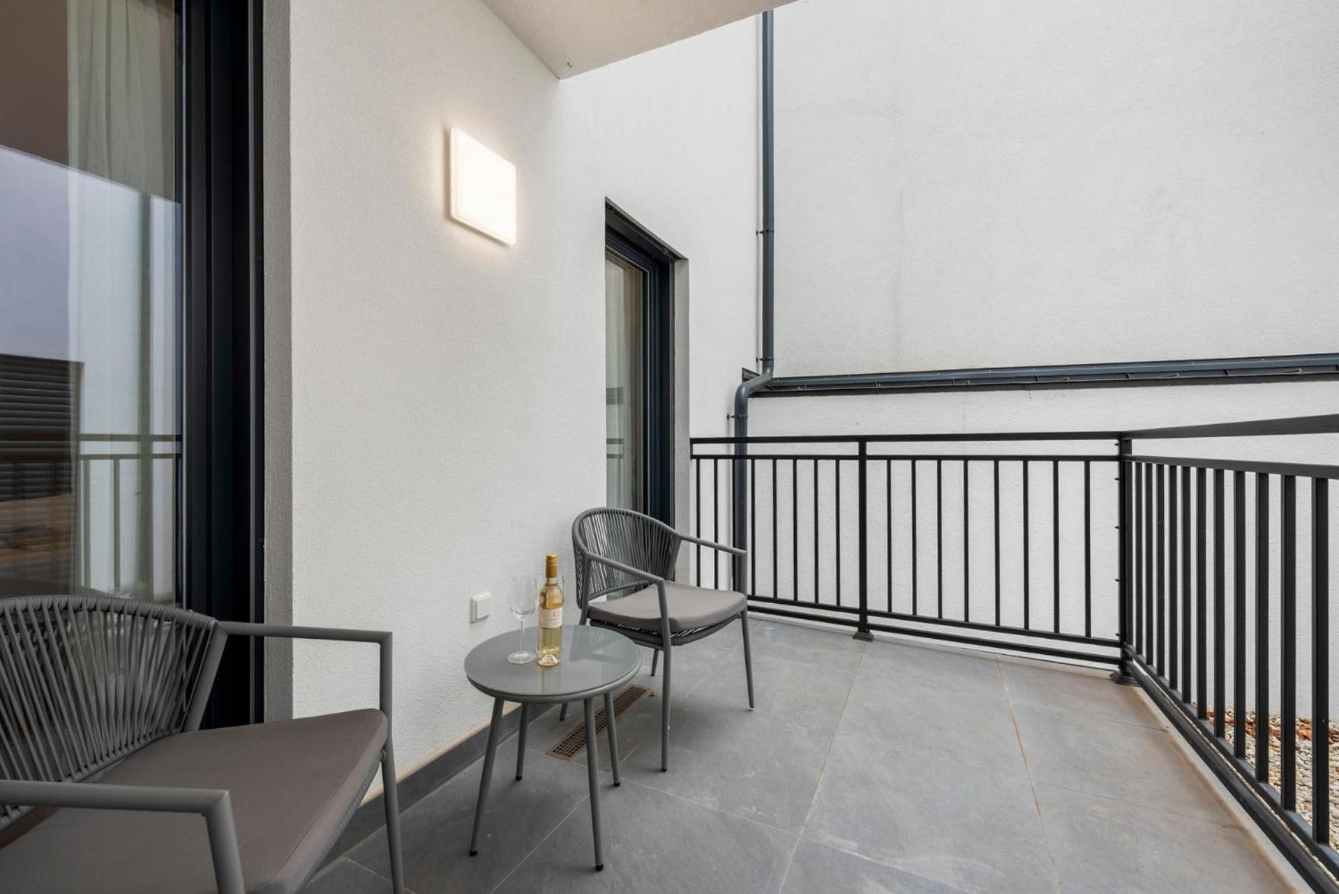 Aparthotel Vienna Hills Living Exterior foto
